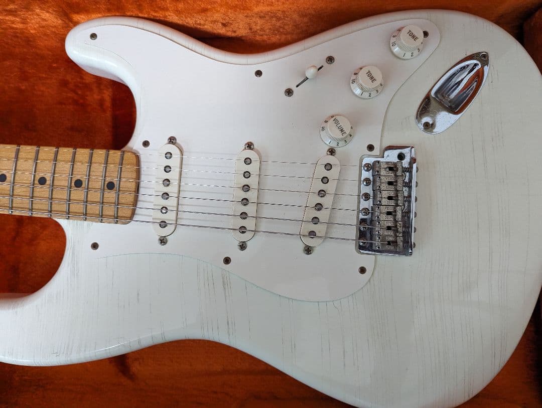 Fender American Vintage ストラトキャスター57 白