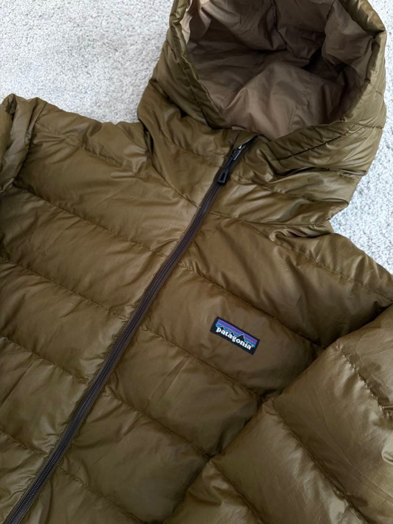 あ*お様 破格‼️ パタゴニア　ダウンセーターフーディー　カーキ　ブラウン　ダウ