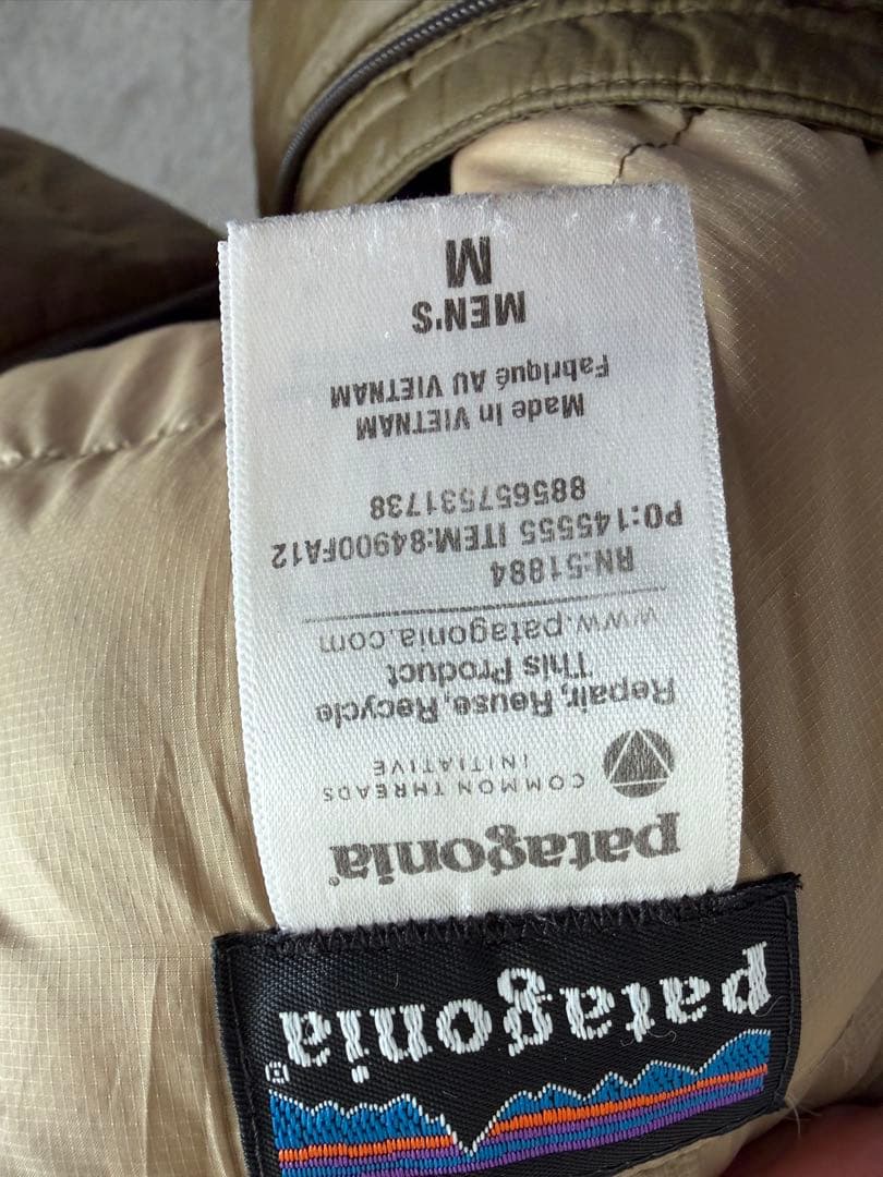 あ*お様 破格‼️ パタゴニア　ダウンセーターフーディー　カーキ　ブラウン　ダウ