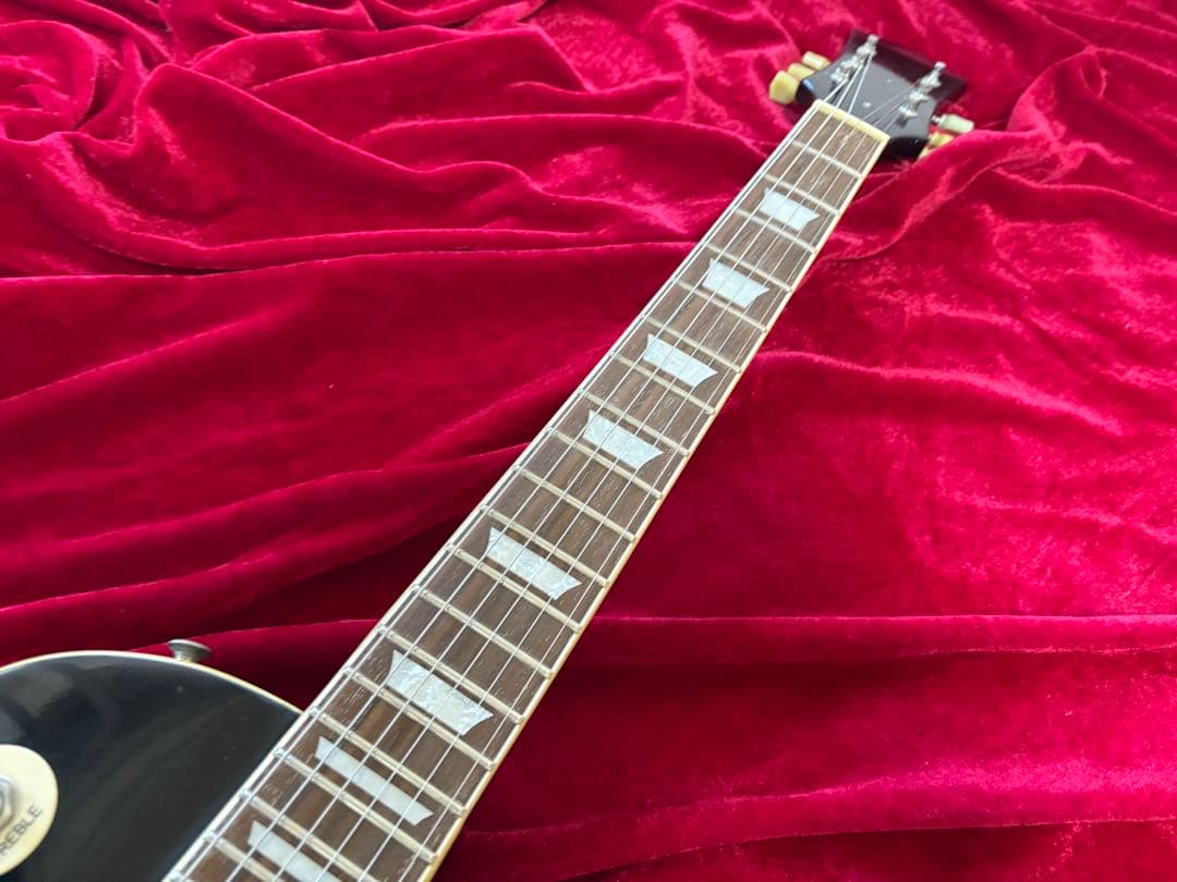 レスポールタイプ　ラッカーフィニッシュ　コンポーネントギター　ビグスビータイプ