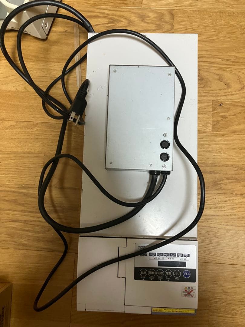 東芝　自動釣銭機紙幣硬貨セットVT-200 レジスター