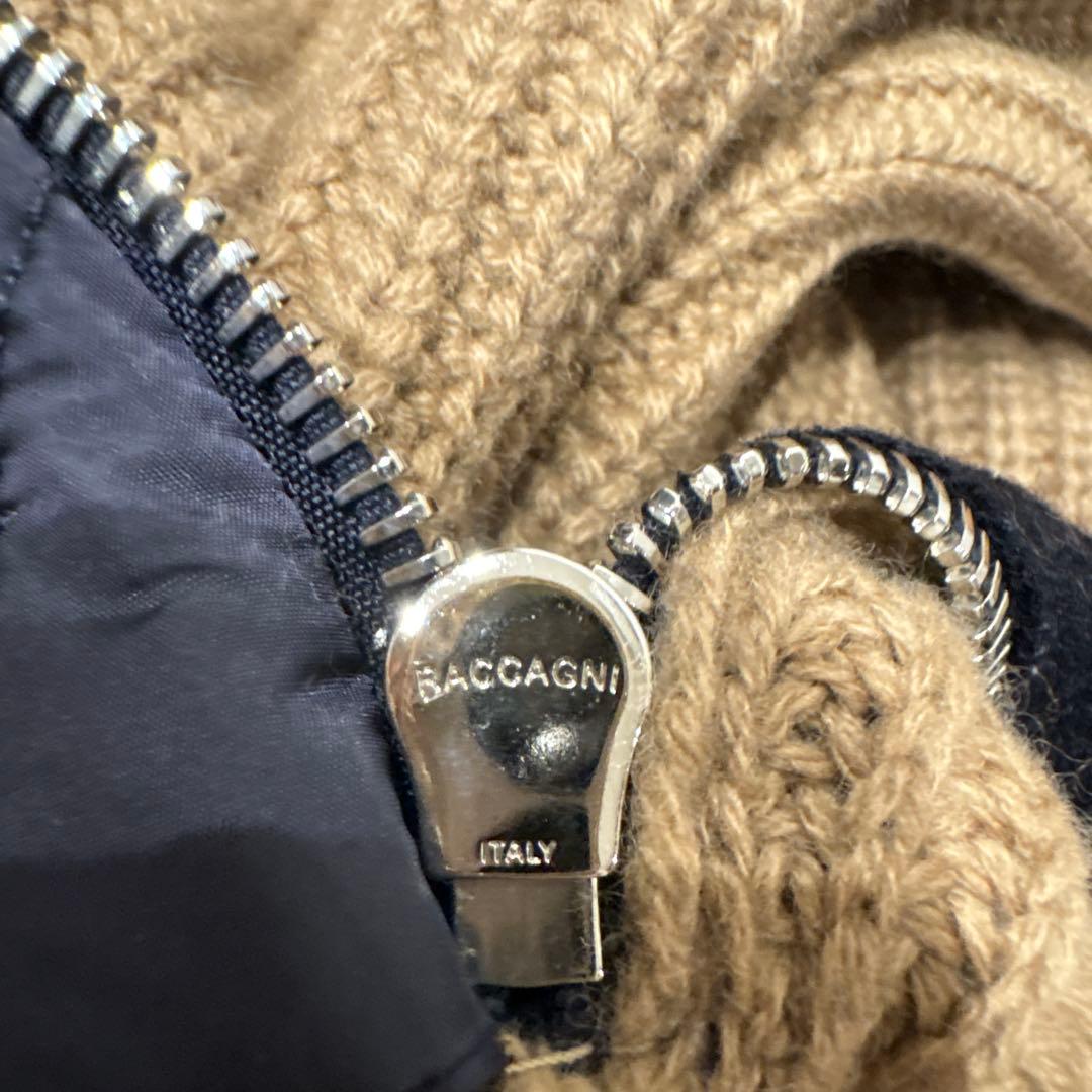 MONCLER ベージュ タートルネック ニット　メンズ