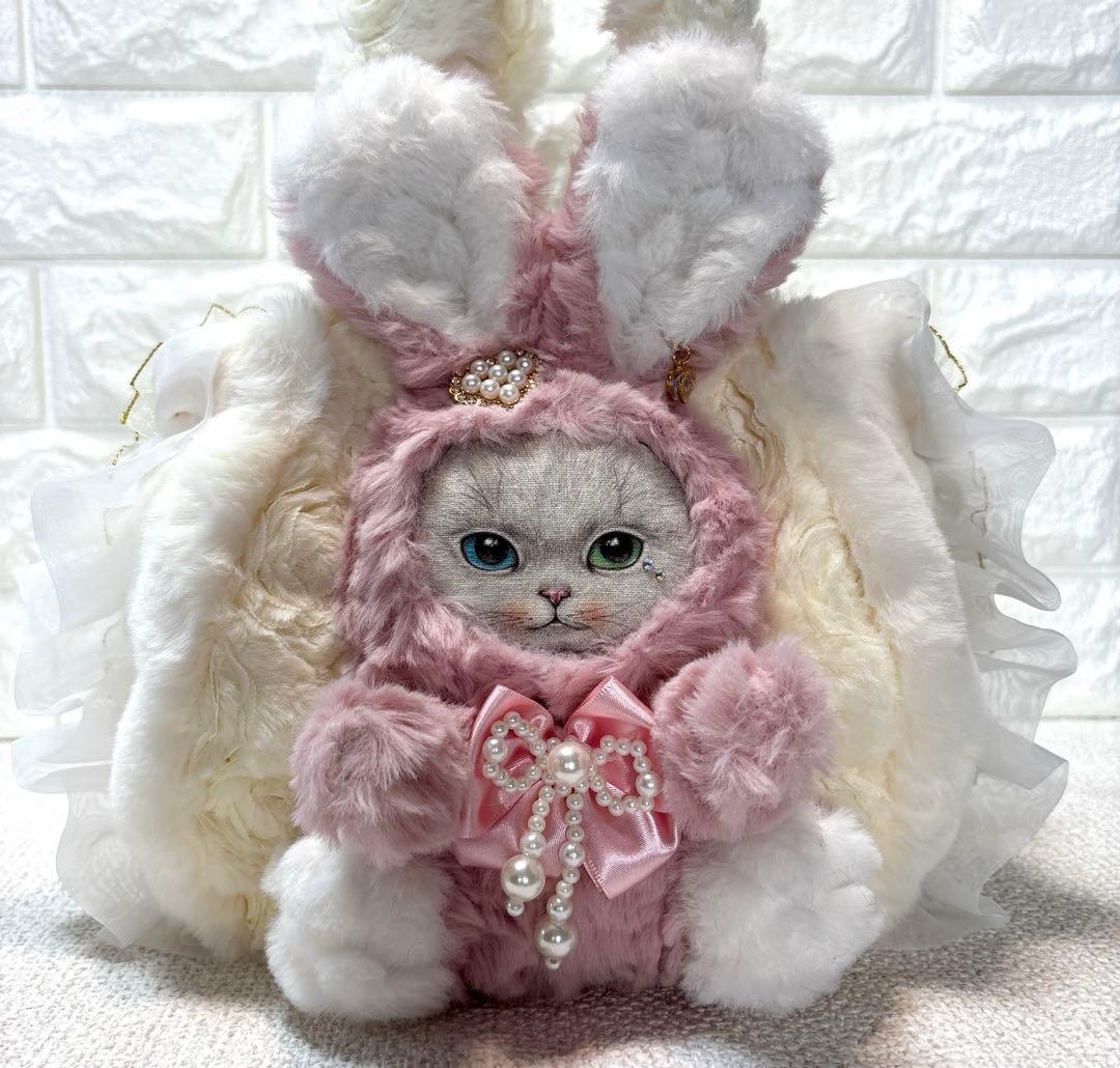 m*e様 コヤンイサムチョン　フリルファーバッグ 白　ピンクうさちゃん