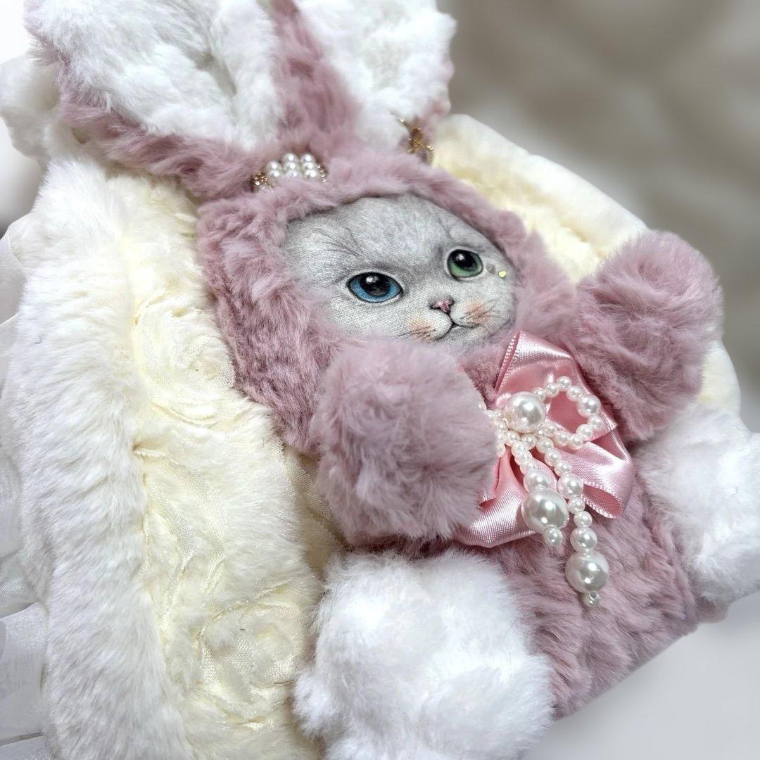 m*e様 コヤンイサムチョン　フリルファーバッグ 白　ピンクうさちゃん