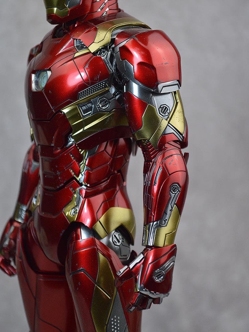 ホットトイズ DIECAST アイアンマン・マーク46 1/6 フィギュア