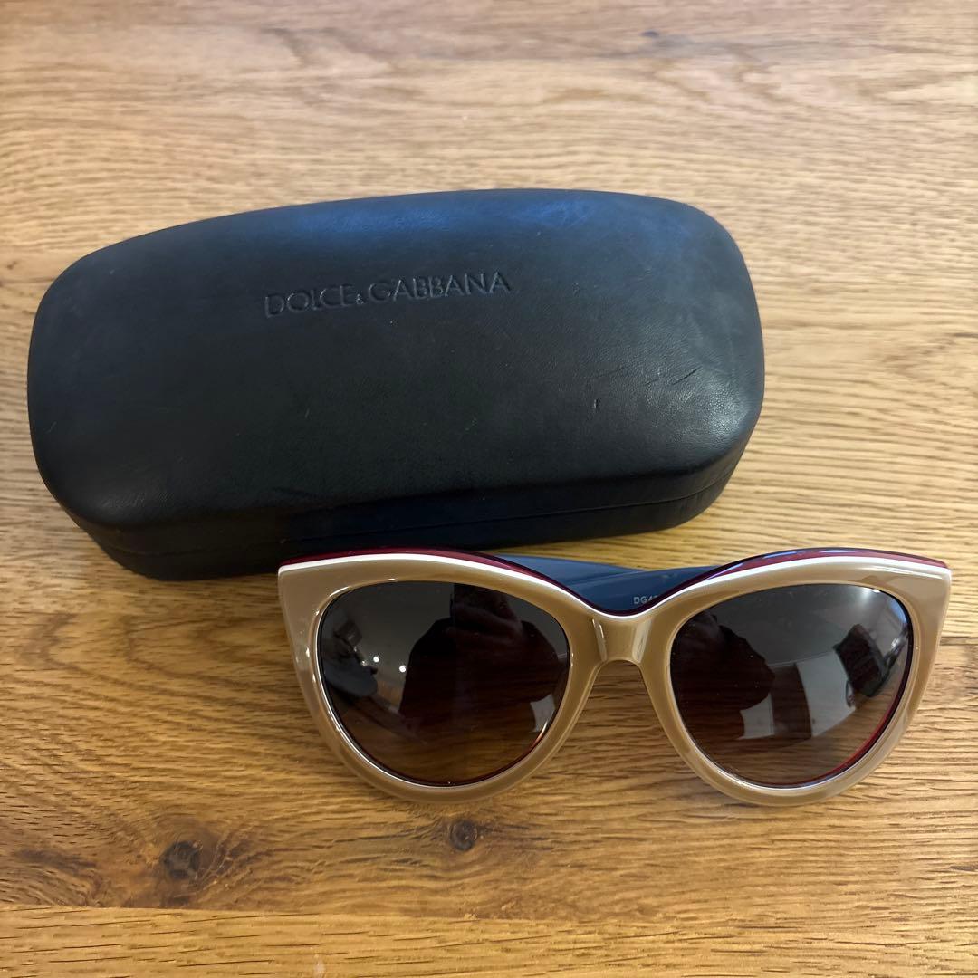 Dolce & Gabbana ブラウン キャットアイ サングラス