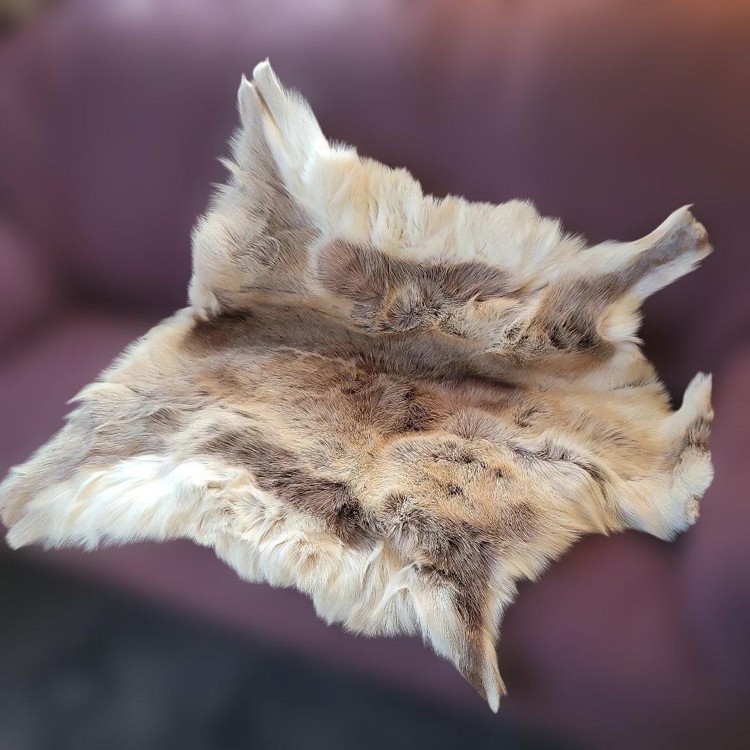 トナカイ毛皮　高級毛皮ラグ