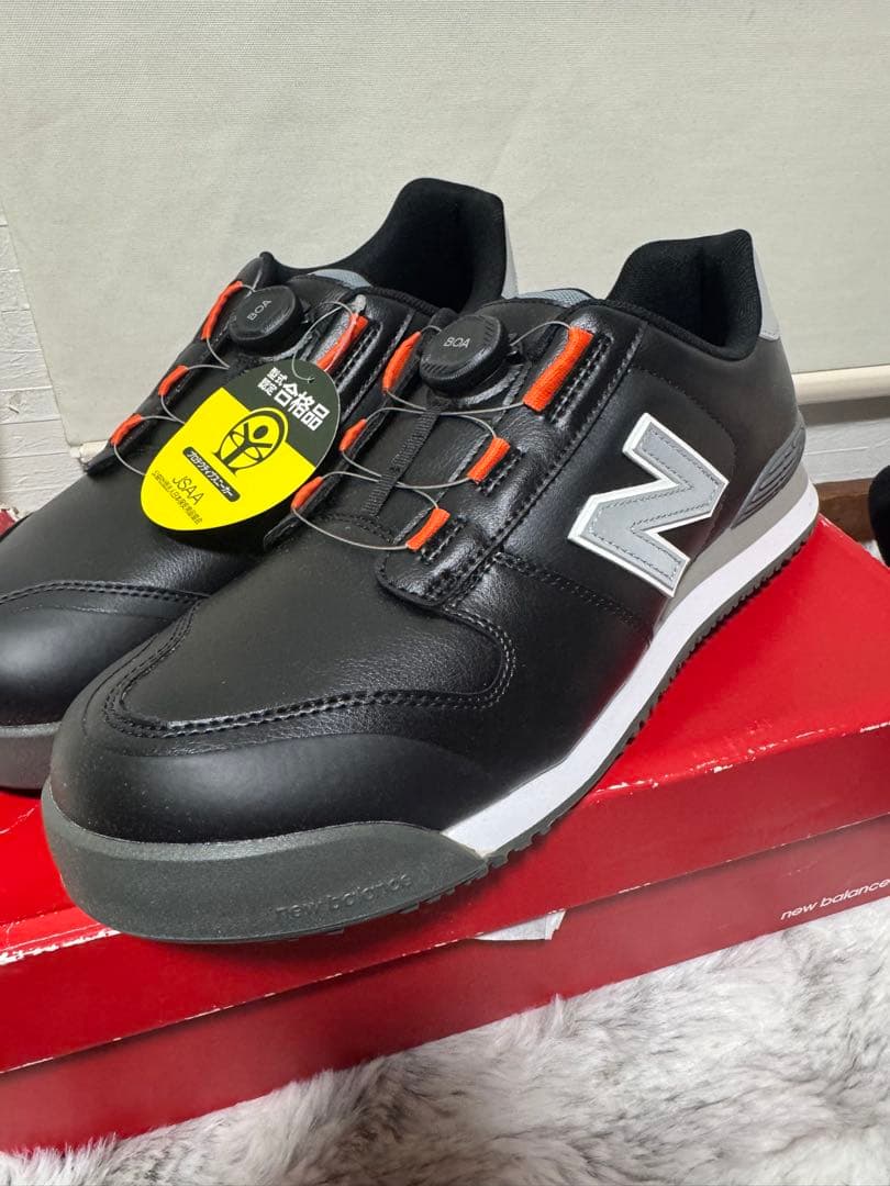 NewBalance 安全靴