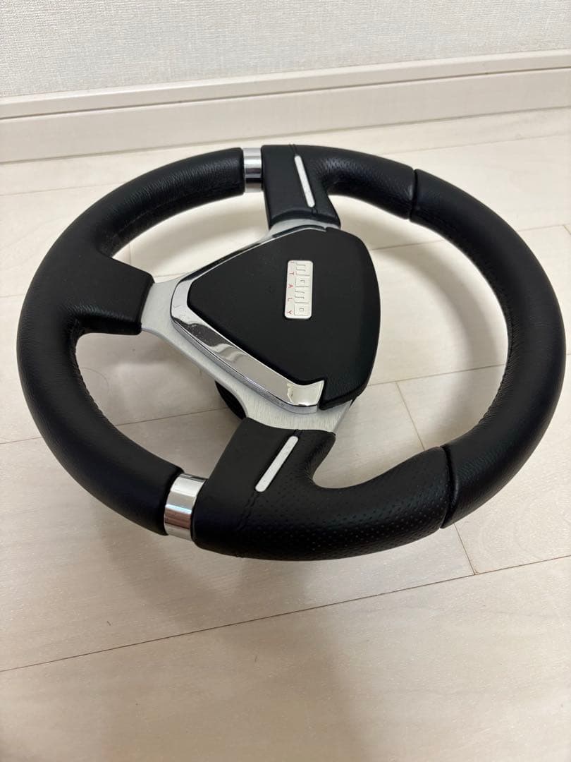 美品　MOMO ミレニアムエボ　32