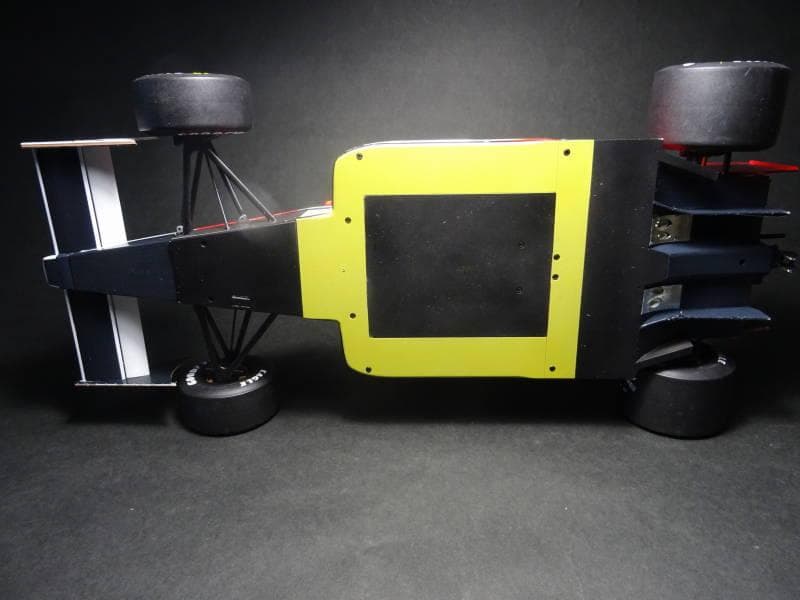 MENG MODEL1/12スケールMcLaren MP4/4 1988