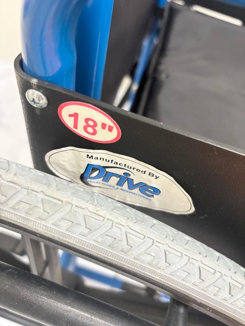 Drive DeVillbiss 自走用車椅子　ブレーキ付き　折り畳み　介護　青