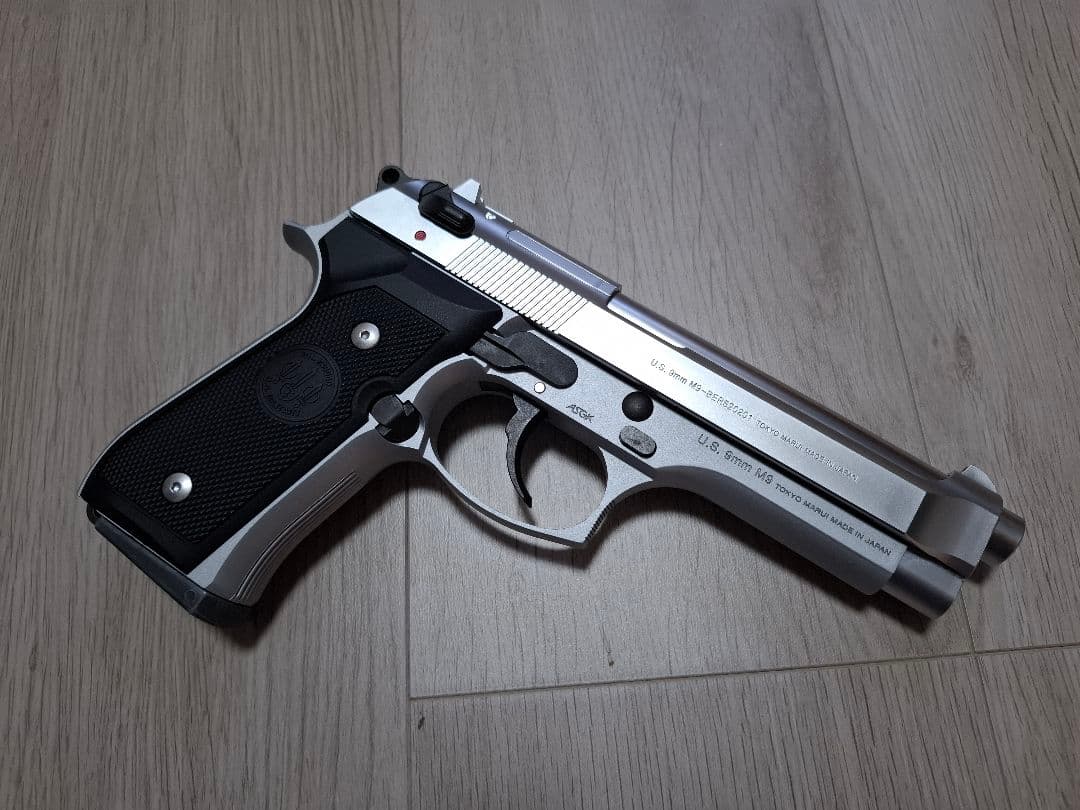 美品　東京マルイ　M92FS　IONX　ハイグレードモデル　塗装品