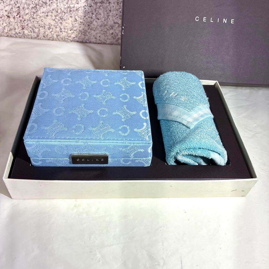 こ*は様 CELINE マカダムロゴ　タオル　宝石箱　セリーヌ　水色　サックス