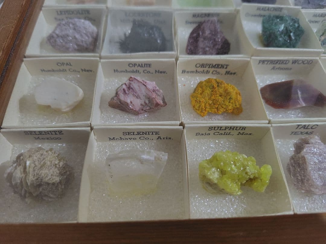 天然石 ルース 60石 木製ケース付き