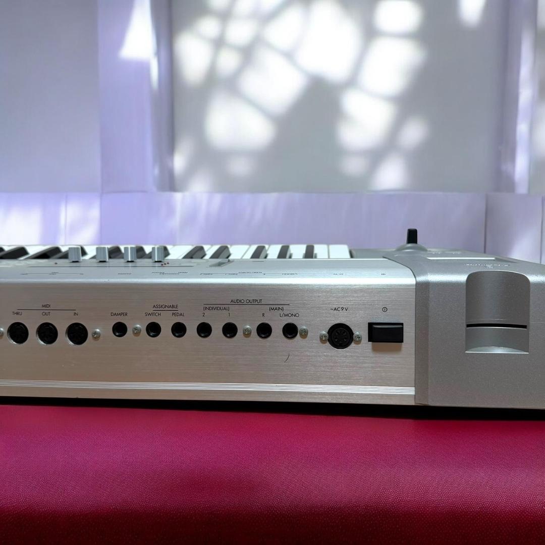 ☆動作品美品 KORG TRITON Le76 76鍵盤シンセサイザー ケース付