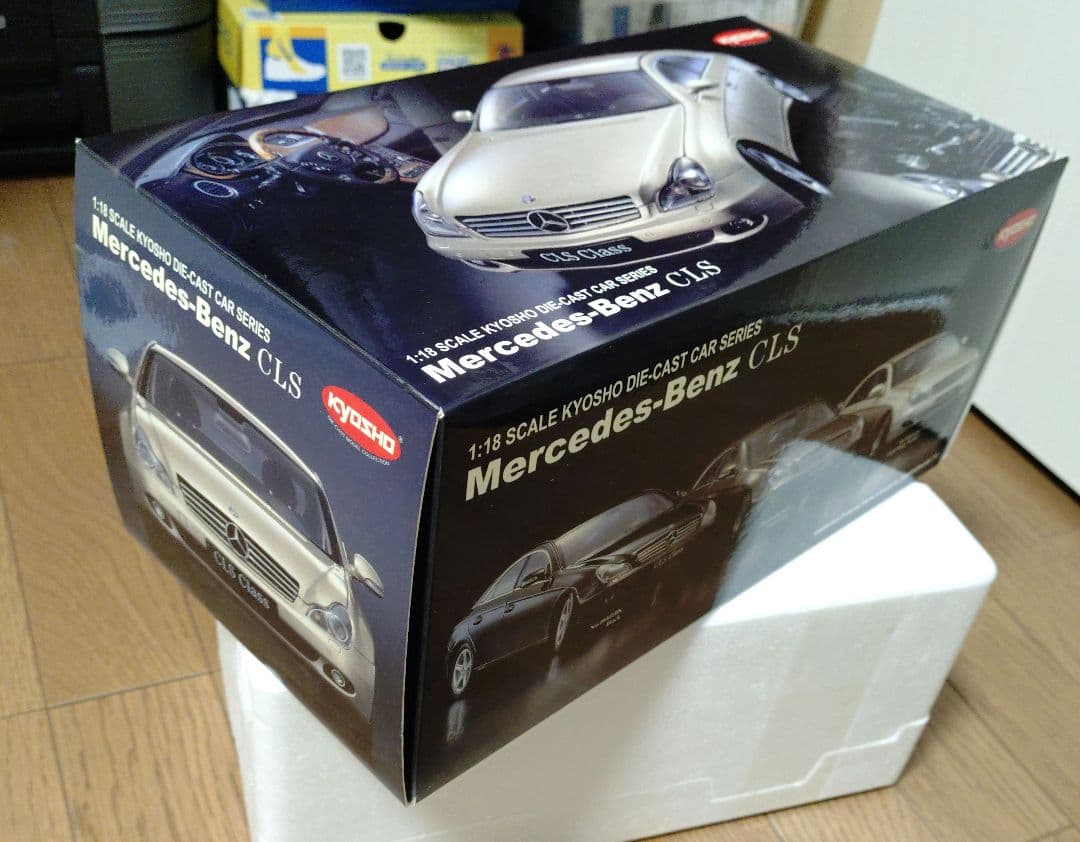 ミニカー 京商 KYOSHO 1/18 メルセデスベンツ CLS ダークグレー