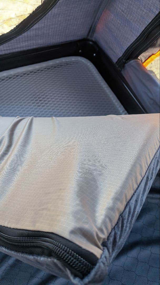 ルーフトップテント　younghunter