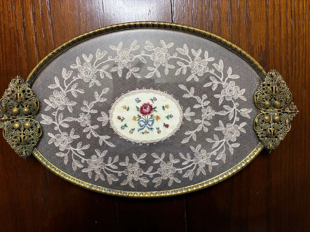 19〜20世紀初頭 英アンティーク 真鍮トレイ プチポアン刺繍 チュールレース
