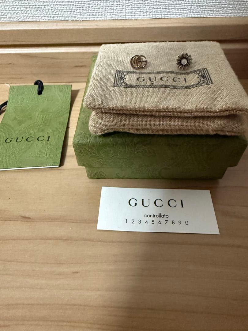 専用、GUCCI、ピアス
