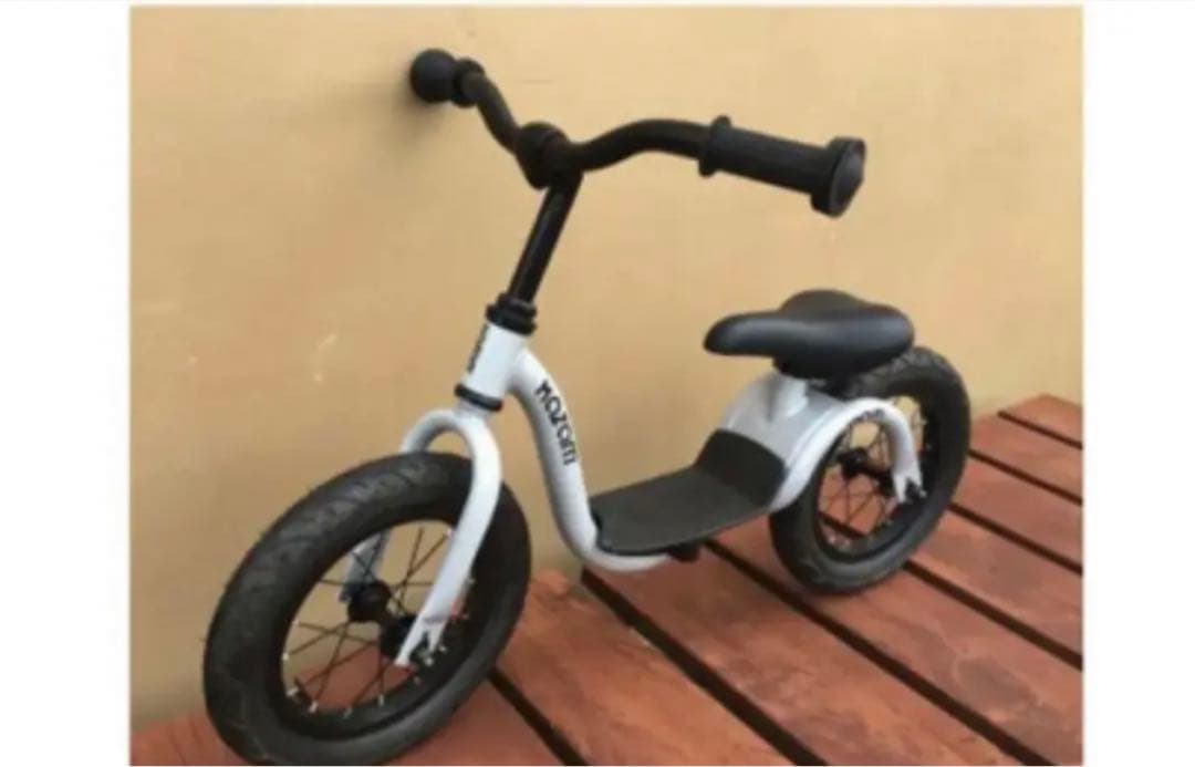 新品未開封　ストライダー