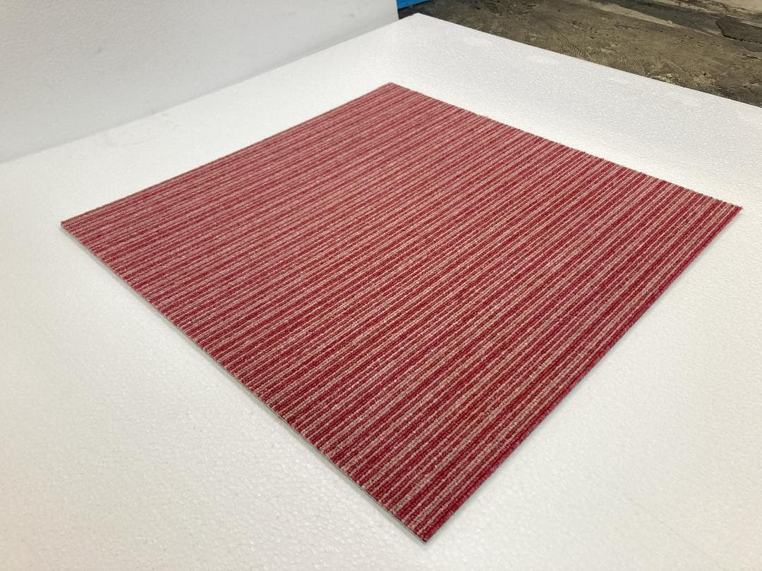 コビトカバ　タイルカーペット　３６枚　新品・未使用　国内メーカー