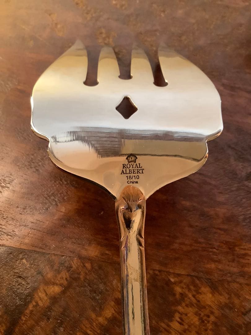   Old Country Roseサービングカトラリー