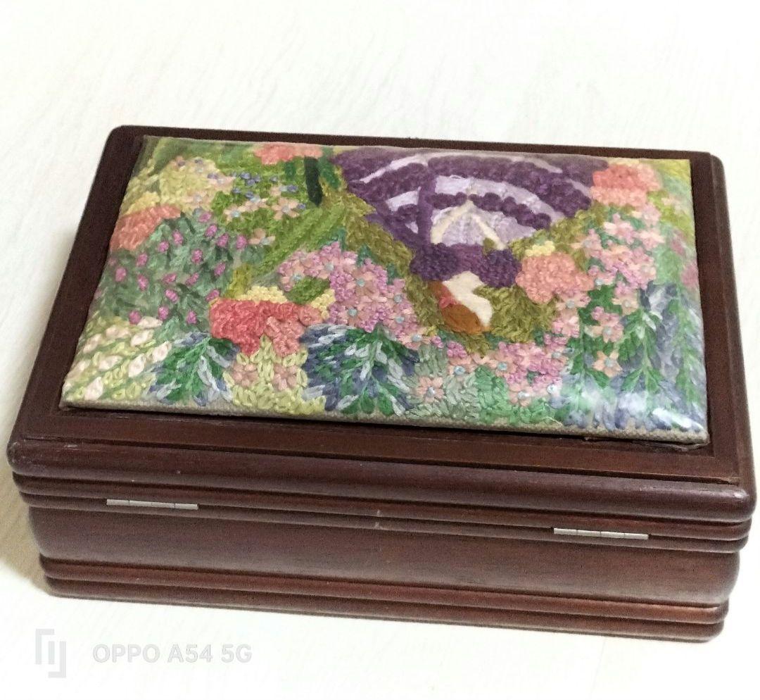 刺繍　アクセサリー木製ボックス 2個