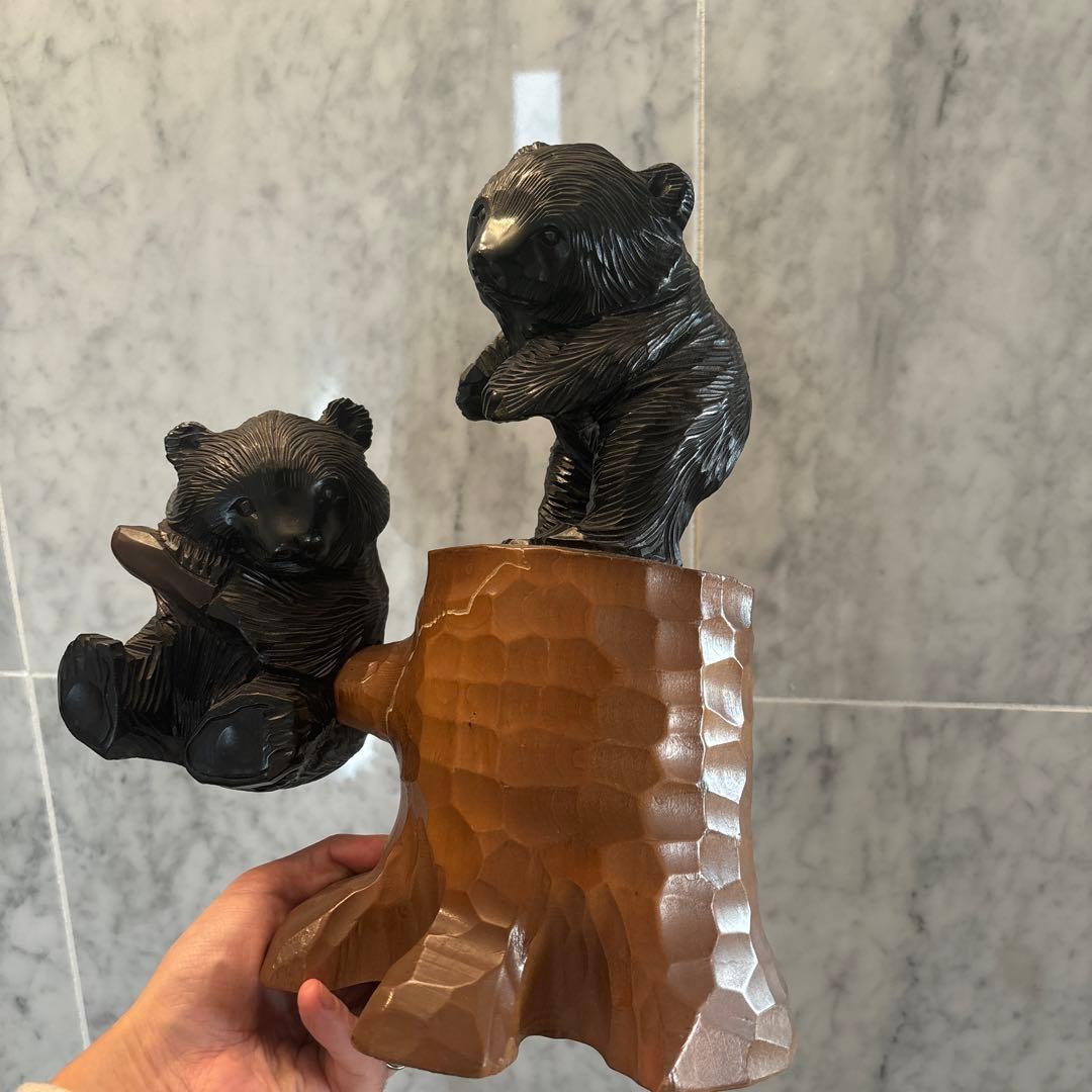 アイヌビンテージ　可愛らしく平和的な瞳に癒される一刀彫りのクマの特大彫刻