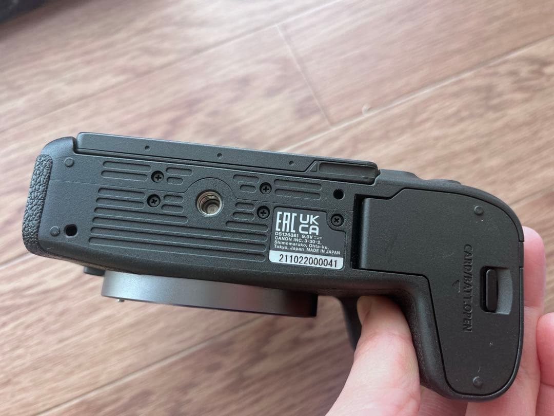 Canon EOS R8 ボディー