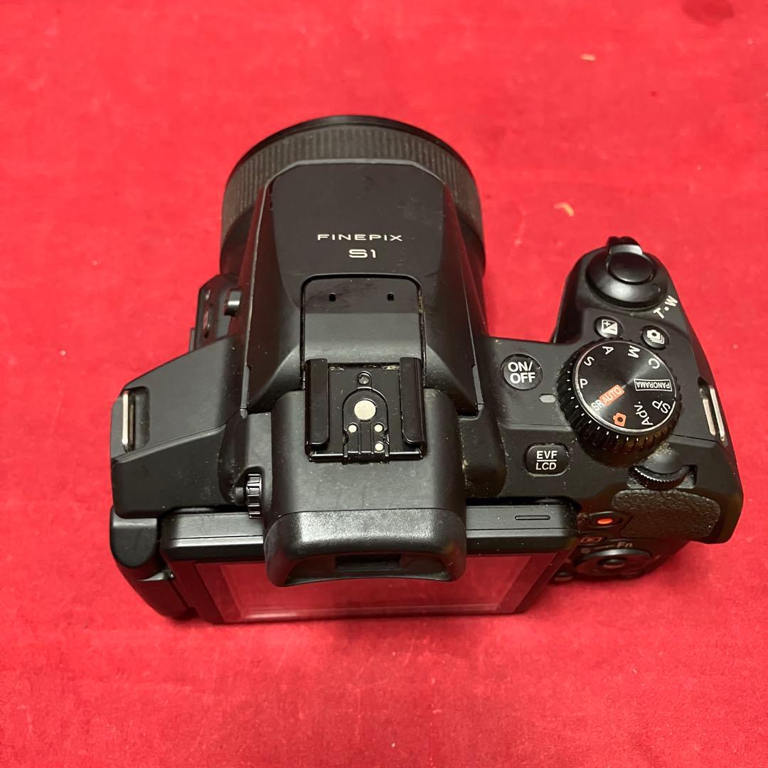 50倍ズーム　Fujifilm FinePix S1