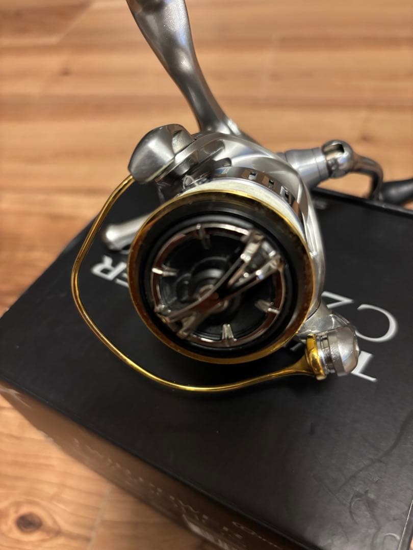 シマノ　ツインパワー　C2000HGS