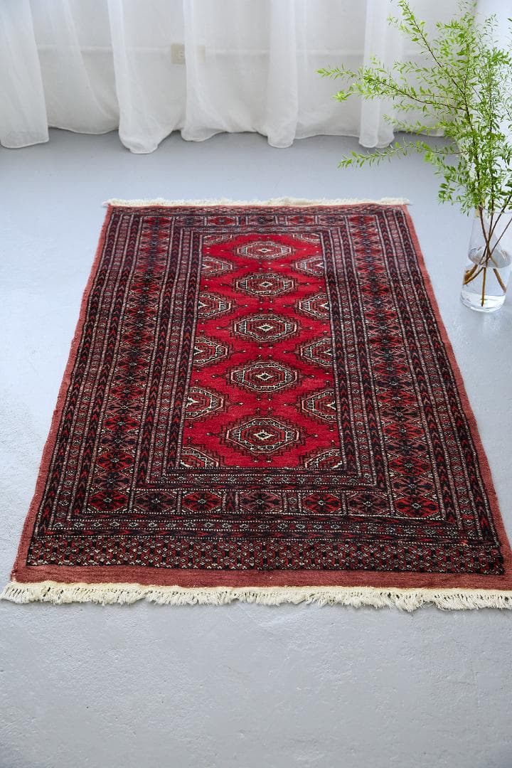 ヴィンテージラグ　トライバルラグ　ラホール産（161×98cm）赤　茶　黒