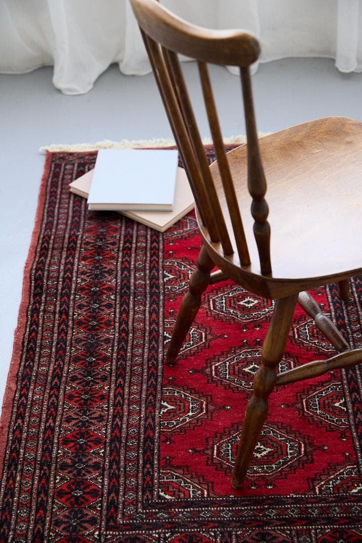 ヴィンテージラグ　トライバルラグ　ラホール産（161×98cm）赤　茶　黒