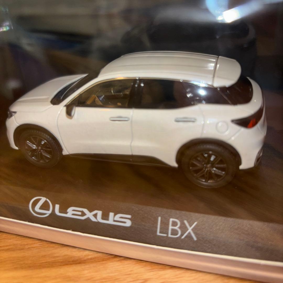 LEXUS LBX ミニカー