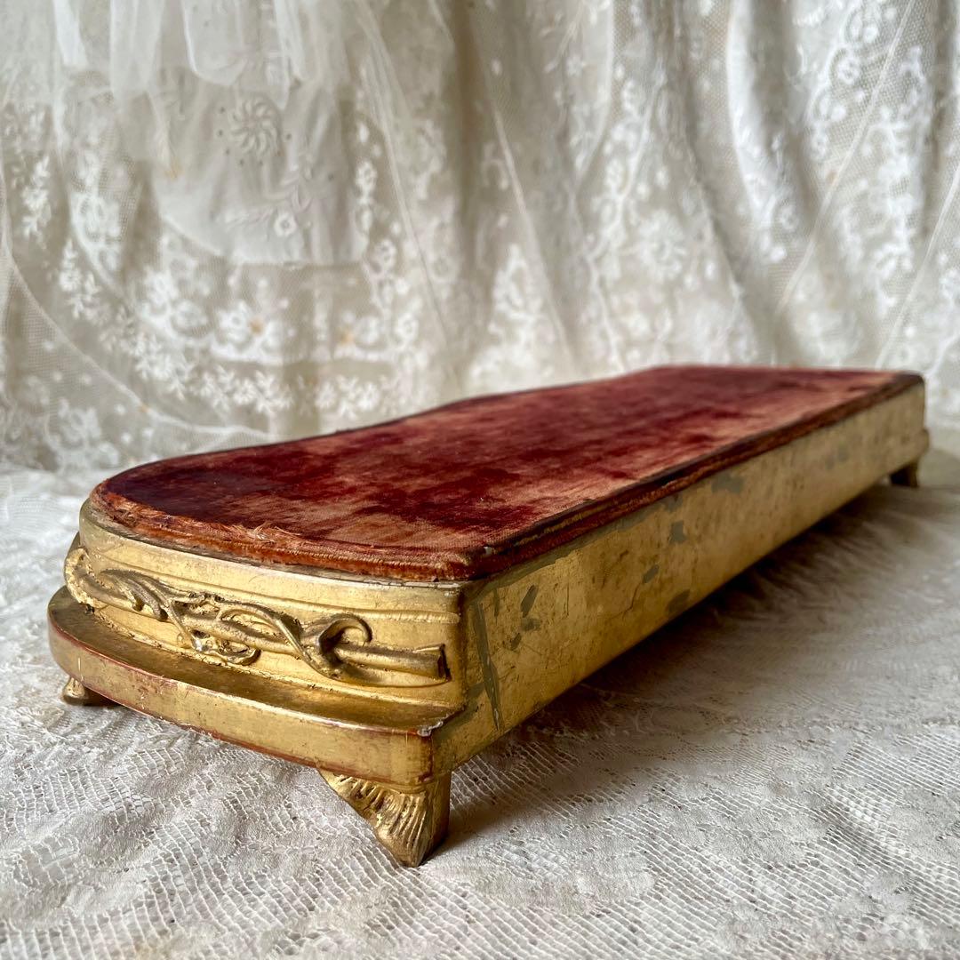 ディスプレイ台座　ポワドレ　フランスアンティーク　店舗什器　ゴールド　ベロア張り