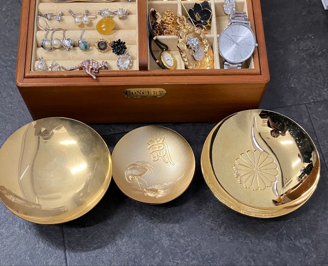 遺品整理 指輪 ネックレス イヤリング 腕時計　ブローチ カフス 金盃