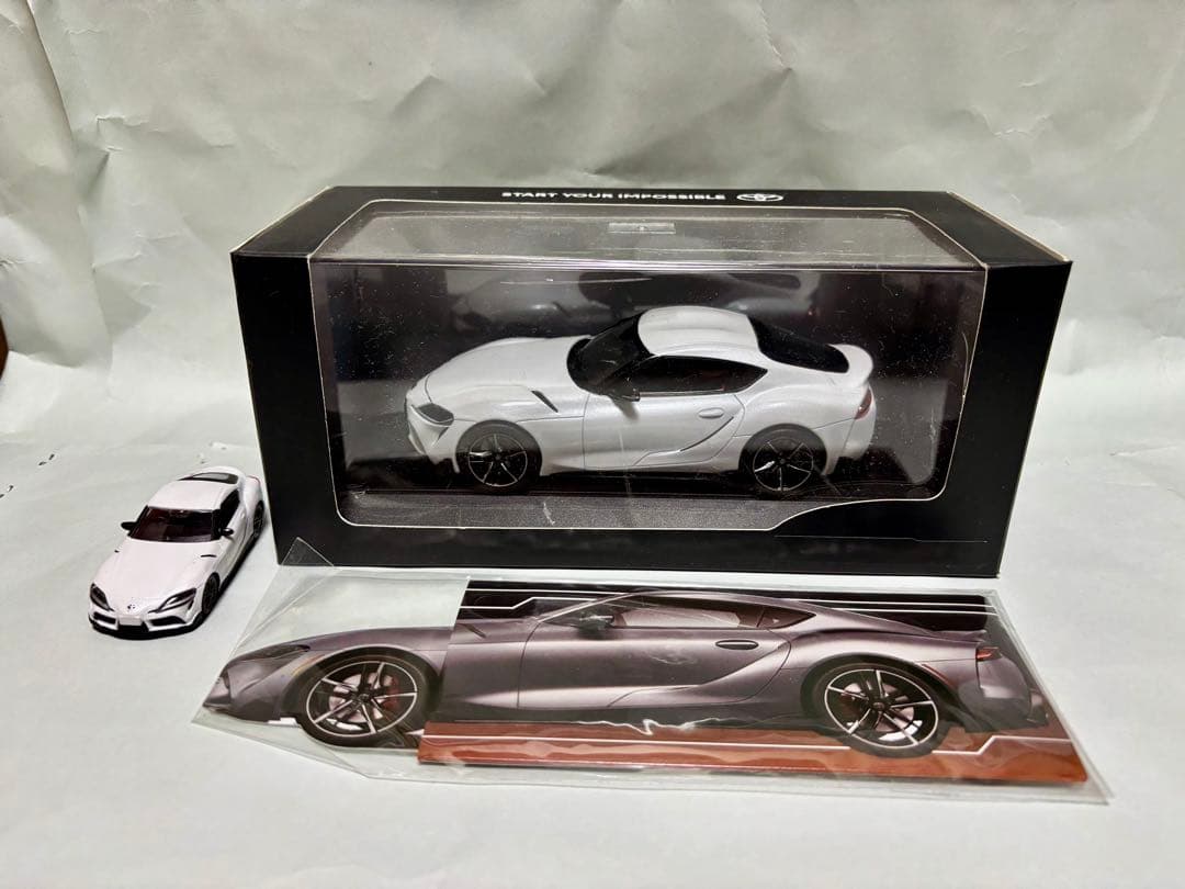 スープラ　ミニカー　ホワイトメタリック　ケース付き　※別車種のケースを流用※