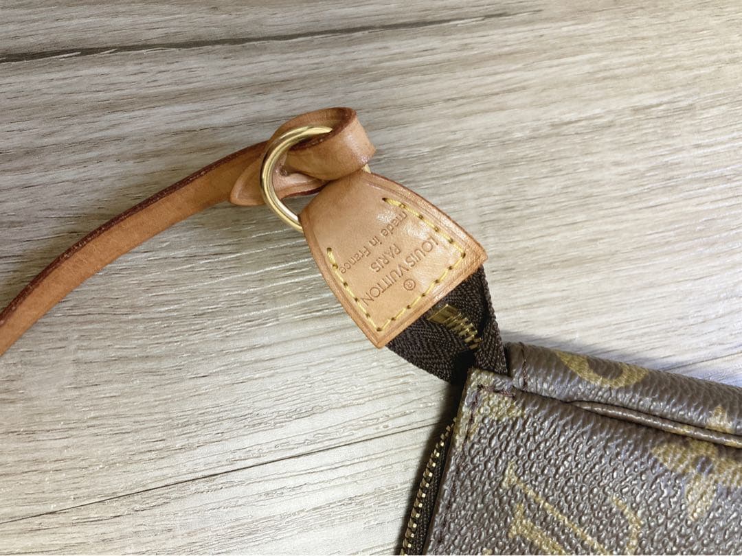 Louis Vuitton モノグラムポーチ　アクセソワール