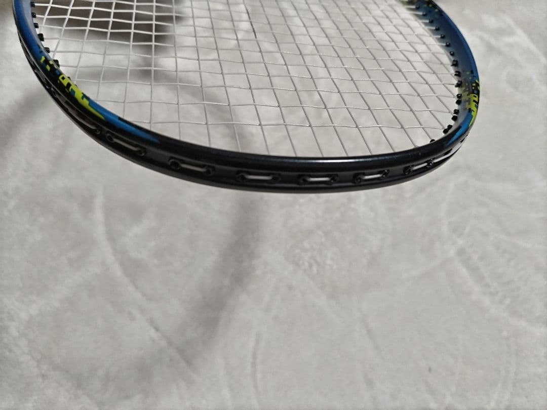 YONEX Nanoflare 700 バドミントンラケット