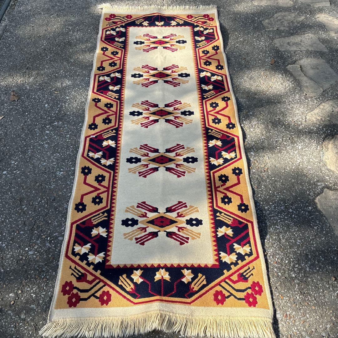 幾何学模様のウールラグ　トルコ製