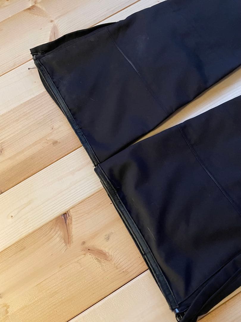 Burtonトップス＆HOLDENボトムス【S】美品上下セット＋ビーニー付き