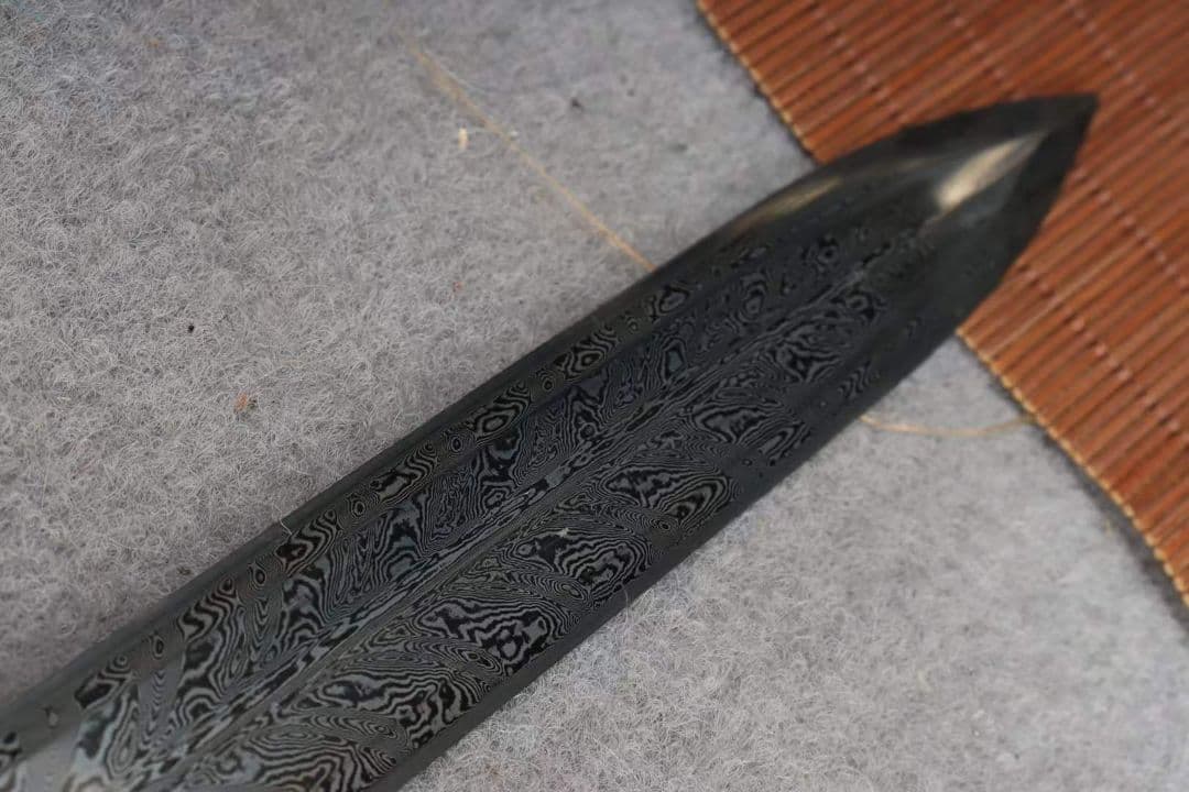 【白銅漢剣】 古兵器 武具　刀装具　日本刀　模造刀 居合刀