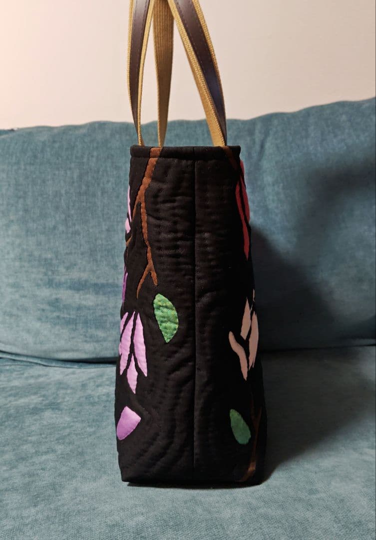 ももっち！ハンドメイド　ハワイアンキルトバッグ　（木蓮）