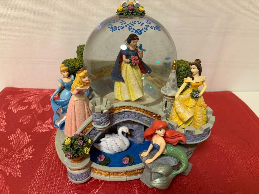 ディズニー　スノードーム　オルゴール　プリンセス
