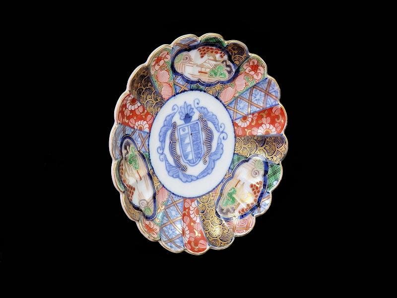 大聖寺伊万里　金襴手　紋章に菊花皿 　5寸皿　D174AS-COe