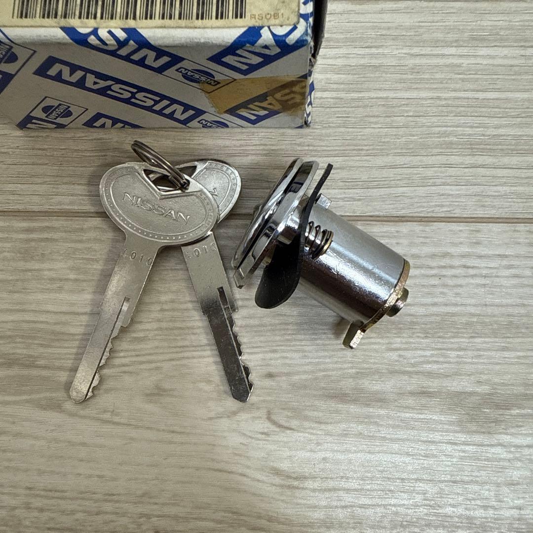 ペ*シ様 （5）Nissan A KEY FILLER 79461-28500