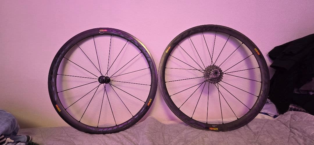 Mavic Cosmic Carbon40 クリンチャータイヤ