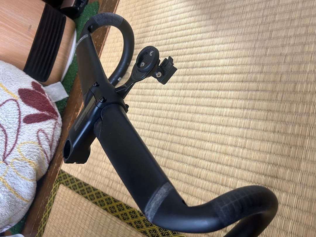 ロヴァール　ラピーデハンドルバーとターマックステム