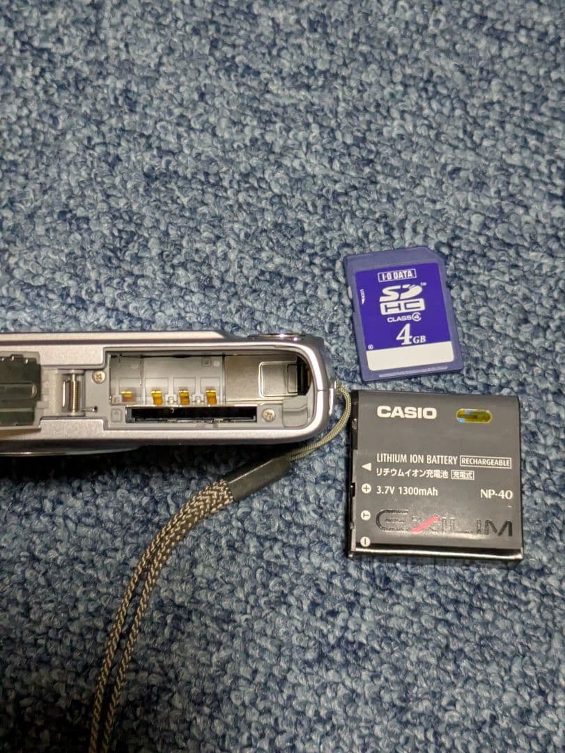 CASIO　EXILIM　EX-Z200　シルバー