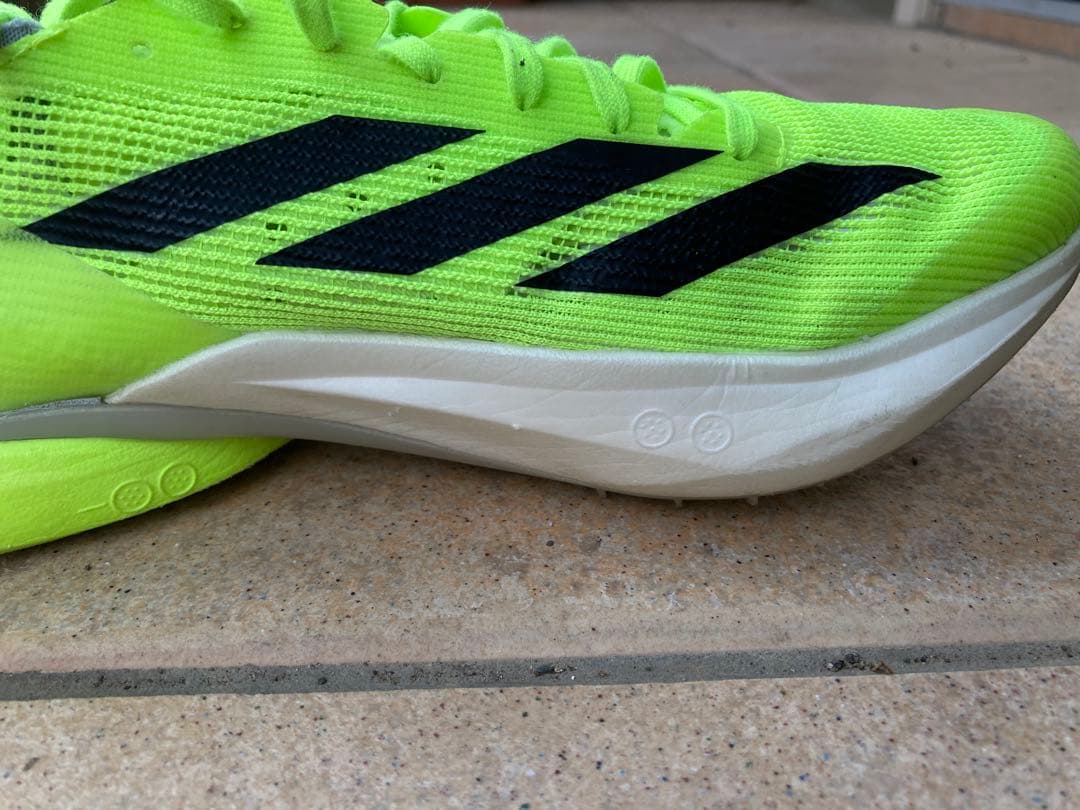 adidas 陸上 中距離用スパイク アディゼロアバンチ